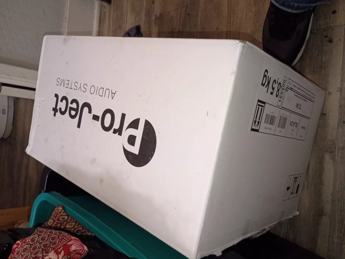 Pro-ject T2 W turntable