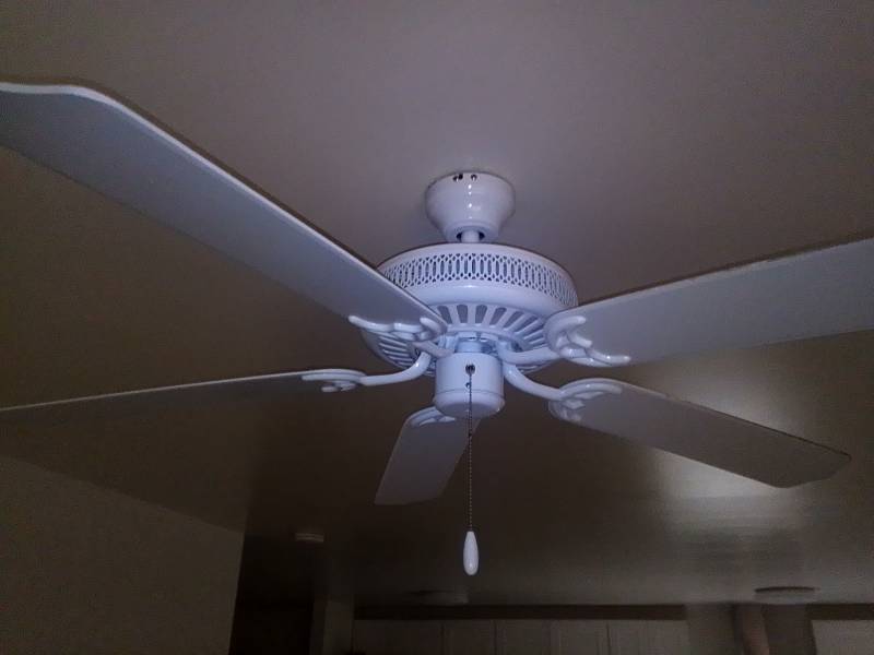 White Ceiling Fan with Pull Chain